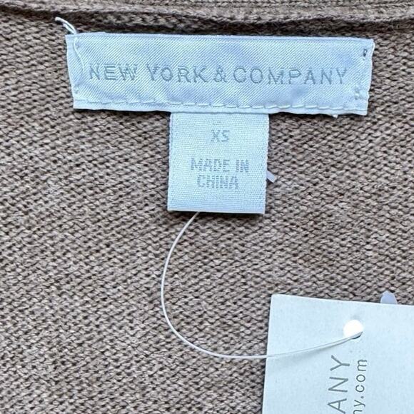 New York & Company Women’s XS Sweater Dress Brown V-Neck Belted Minimalist NWT - Picture 3 of 12